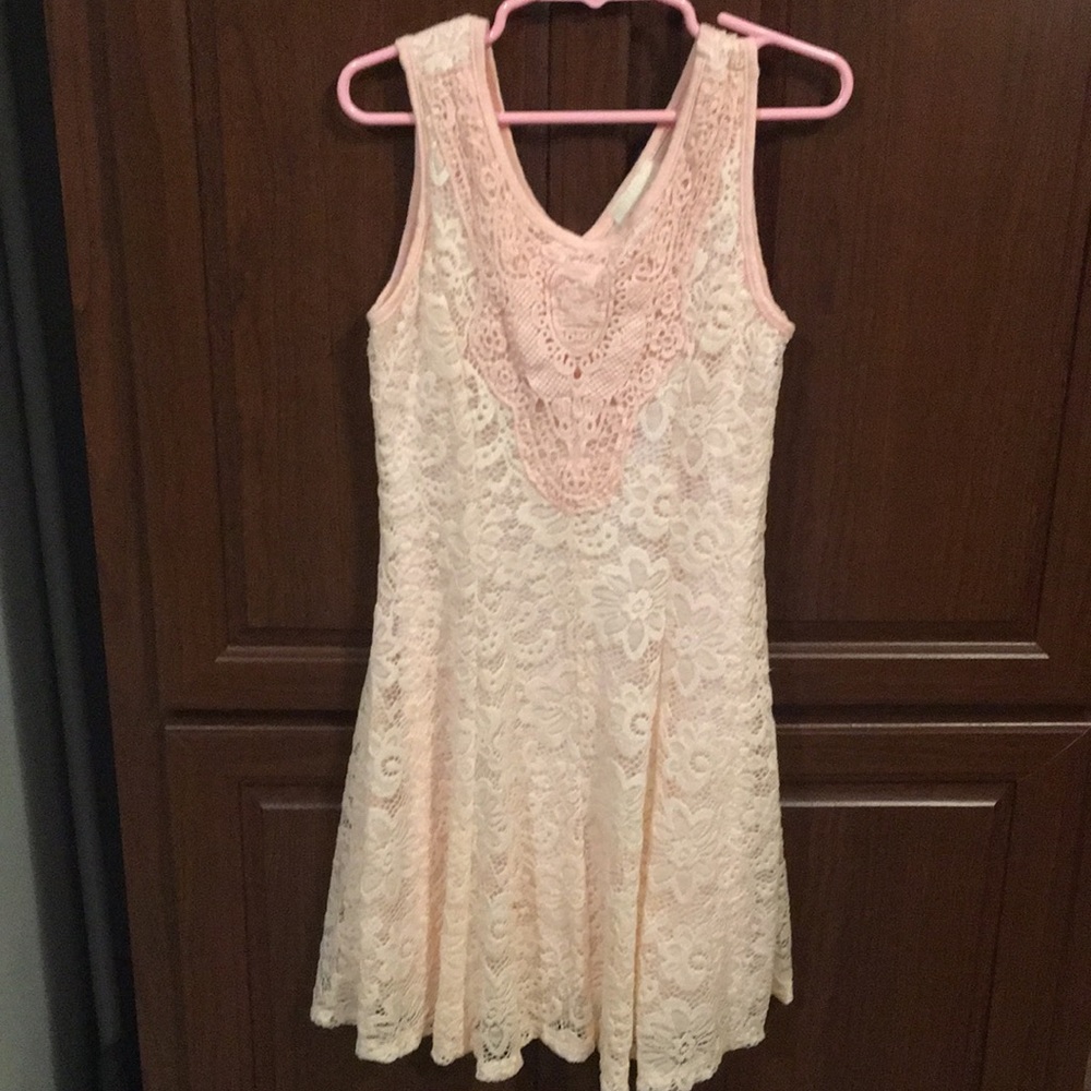 Girls Pink Lace Sleeveless Dress!